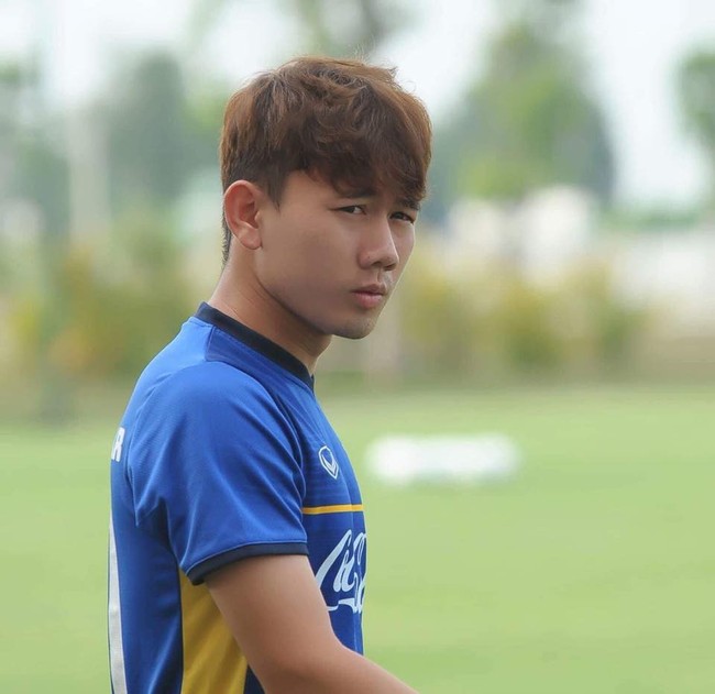 Tiết lộ gia cảnh khó khăn của Minh Vương - chàng trai ghi bàn thắng duy nhất trong trận bán kết Olympic Việt Nam - Hàn Quốc - Ảnh 1.