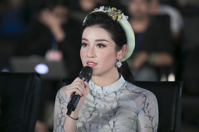 Ai bảo là kèn cựa nhau, Kỳ Duyên còn chụp ảnh Huyền My rồi khen xinh trên mạng xã hội đây này! - Ảnh 2. Ai bảo là kèn cựa nhau, Kỳ Duyên còn chụp ảnh Huyền My rồi khen xinh trên mạng xã hội đây này! - Ảnh 2.