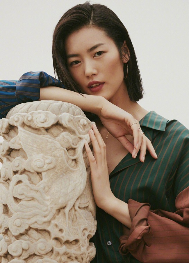 Cao Quý Phi Đàm Trác thần thái xuất sắc, đẹp sang chảnh khi đọ sắc cùng siêu mẫu Liu Wen - Ảnh 11.