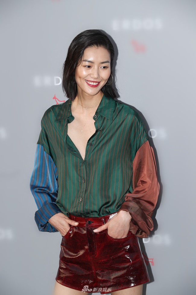 Cao Quý Phi Đàm Trác thần thái xuất sắc, đẹp sang chảnh khi đọ sắc cùng siêu mẫu Liu Wen - Ảnh 4.