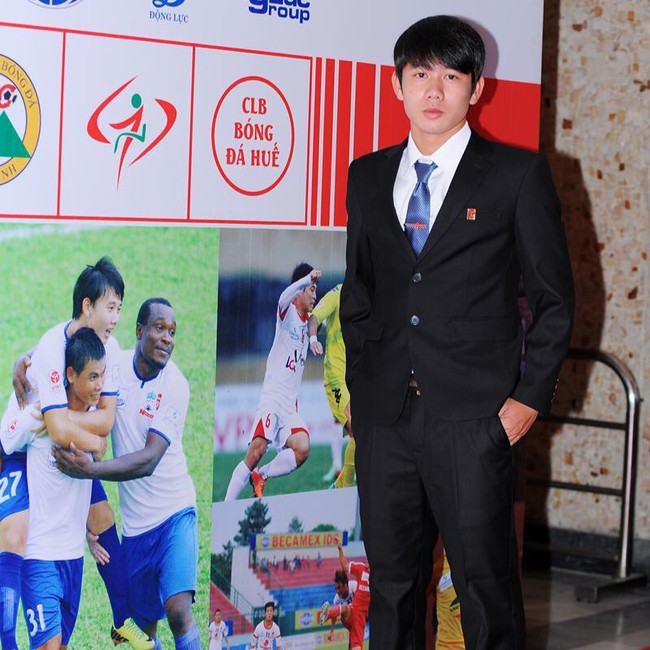Mọi góc đẹp trai như soái ca của Minh Vương - cầu thủ vừa sút tung lưới Hàn Quốc tại ASIAD - Ảnh 9.