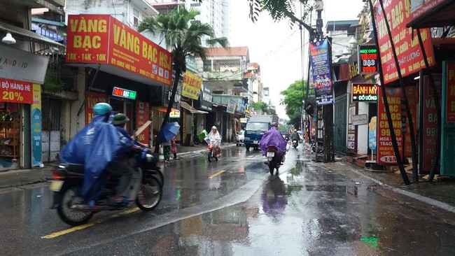 Thông tin hoang mang về nữ sinh lớp 8 bị kẻ xấu bỏ thuốc mê bắt cóc ở Hà Nội - Ảnh 3.