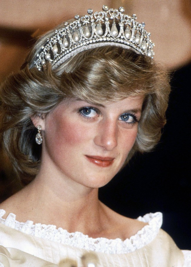 Công nương Diana: Tiếc cho cuộc đời lừng lẫy của bông hồng nước Anh, thất bại trong hôn nhân nhưng nguyện dành cả cuộc đời hết lòng vì con cái - Ảnh 17.