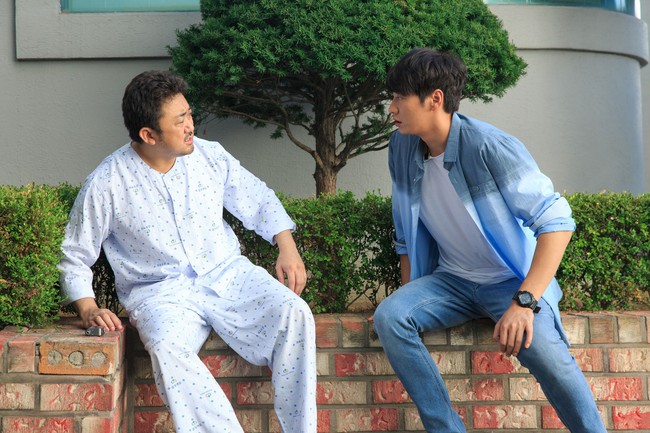 5 phim Hàn hot nhất phòng vé tháng 9: Chị đẹp Son Ye Jin đối đầu Jo In Sung, Hyun Bin - Ảnh 23.