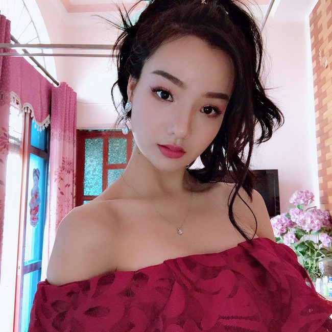 Đã tìm ra info của nàng CĐV Việt Nam xinh đẹp gây sốt trên truyền hình Hàn Quốc - Ảnh 6.
