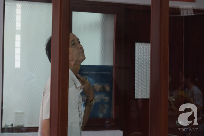 Mai Phương đi cà nhắc ngày xuất viện nhưng vẫn nhoẻn miệng cười với bác sĩ, nói xong điều ước rồi bật khóc: “Phải sống vì mọi người”  - Ảnh 4.