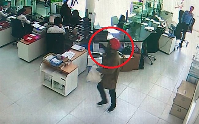 Thu hồi thêm số tiền lớn trong vụ cướp ngân hàng ở Khánh Hòa - Ảnh 4.