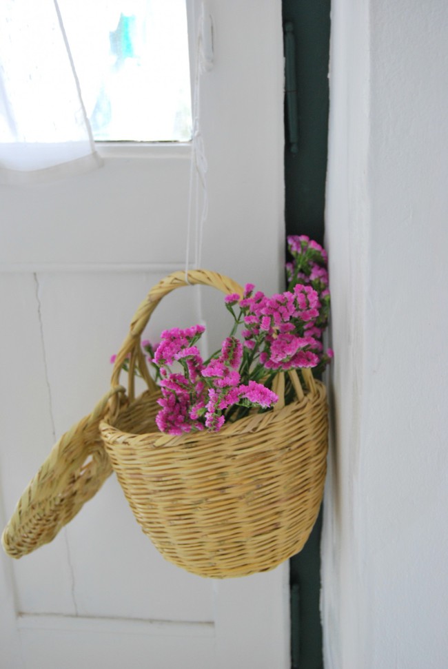 Hướng dẫn cách làm hoa khô đơn giản từ hoa tươi giúp nhà đẹp mà lại tiết kiệm chi phí - Ảnh 2.