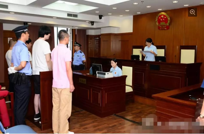 Nhiếp Viễn: Lãng tử tù tội rời bỏ Hằng Nga để đến với Hồ ly, chọn bình yên nơi tổ ấm sau bao vấp ngã - Ảnh 8. Nhiếp Viễn: Lãng tử tù tội rời bỏ Hằng Nga để đến với Hồ ly, chọn bình yên nơi tổ ấm sau bao vấp ngã - Ảnh 8.