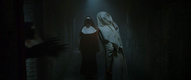 Phim kinh dị The Nun: Nói buồn cười là đúng nhưng nói không sợ là sai! - Ảnh 3.