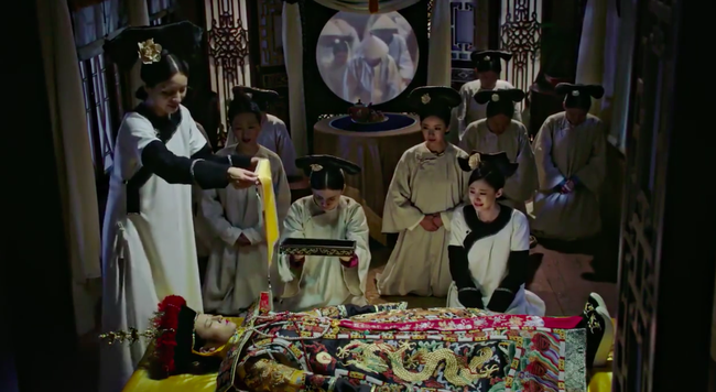 Hoàng hậu - Đổng Khiết chết khán giả cười rần rần, cảnh bi thương mà hài hước chẳng khác nào phim cương thi  - Ảnh 3.
