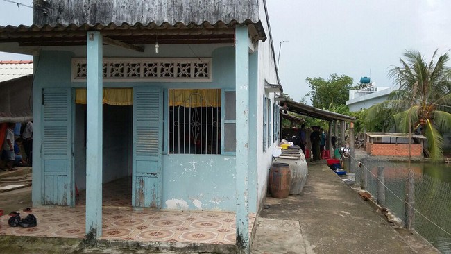 Tiền Giang: Nghi cuồng ghen, chồng cắt cổ vợ rồi uống thuốc sâu tự tử để lại 2 con nhỏ mồ côi - Ảnh 1. Tiền Giang: Nghi cuồng ghen, chồng cắt cổ vợ rồi uống thuốc sâu tự tử để lại 2 con nhỏ mồ côi - Ảnh 1.