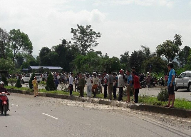 Tai nạn thảm khốc ở Lai Châu: Xe khách va chạm xe bồn khiến 11 người chết, 4 người bị thương - Ảnh 2.