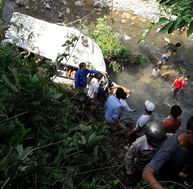 Tai nạn thảm khốc ở Lai Châu: Xe khách va chạm xe bồn khiến 11 người chết, 4 người bị thương - Ảnh 6.