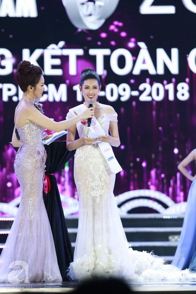 Chung kết HHVN 2018: Vương miện gọi tên cô gái sinh năm 2000 đến từ Quảng Nam Trần Tiểu Vy - Ảnh 48.