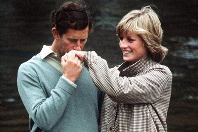 Nhìn loạt khoảnh khắc lạnh nhạt của Thái tử Charles và Công nương Diana mới thấy, cuộc hôn nhân không tình yêu này sớm hay muộn cũng phải kết thúc - Ảnh 13.