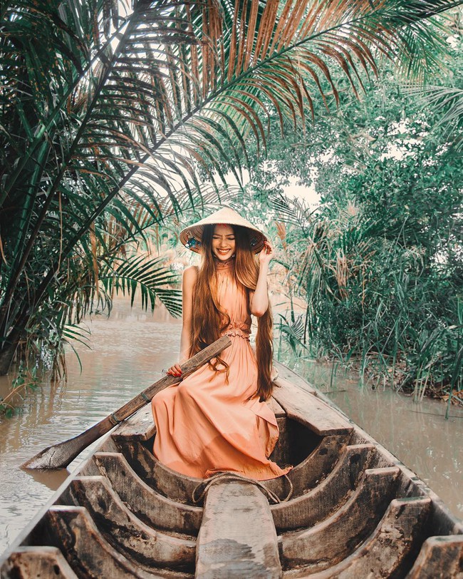 Công chúa tóc mây gốc Việt khoe ảnh du lịch toàn địa danh nổi tiếng ở Việt Nam, người thì xinh mà cảnh đẹp mê ly - Ảnh 8.