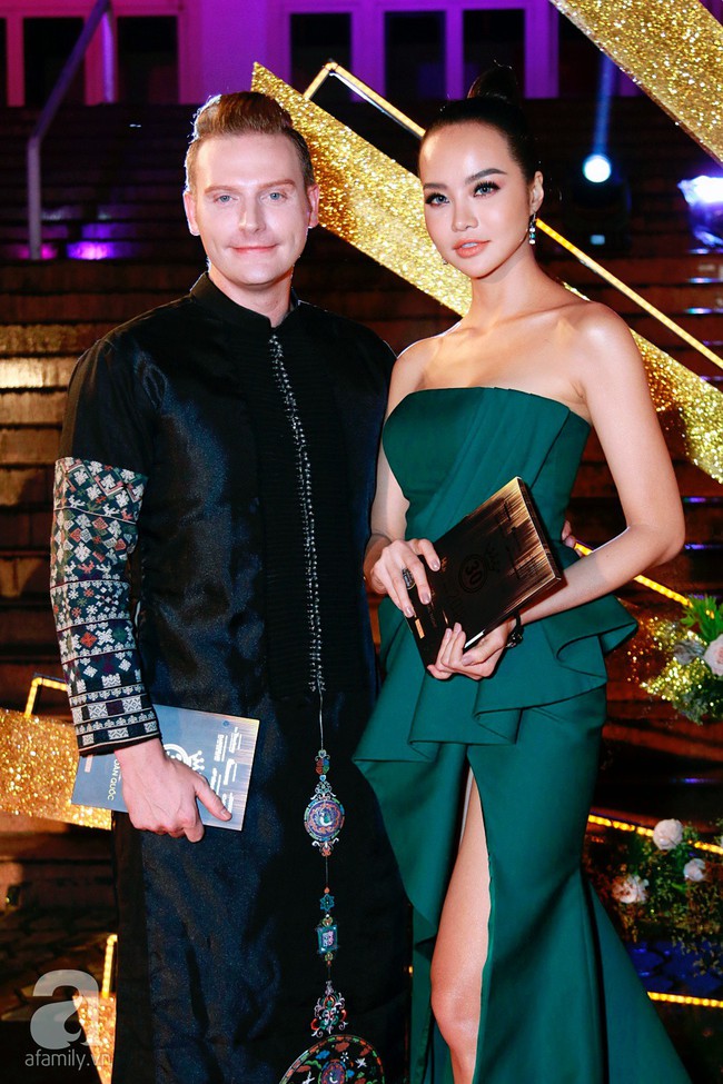 Dàn bông hậu yêu kiều lộng lẫy đối lập Nam Em phát tướng trên thảm đỏ chung kết Hoa hậu Việt Nam 2018  - Ảnh 29.