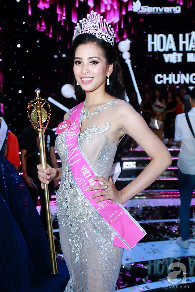 Mẹ Tân Hoa hậu Việt Nam và câu trả lời nhầm lẫn đáng yêu khi con đăng quang - Ảnh 5.