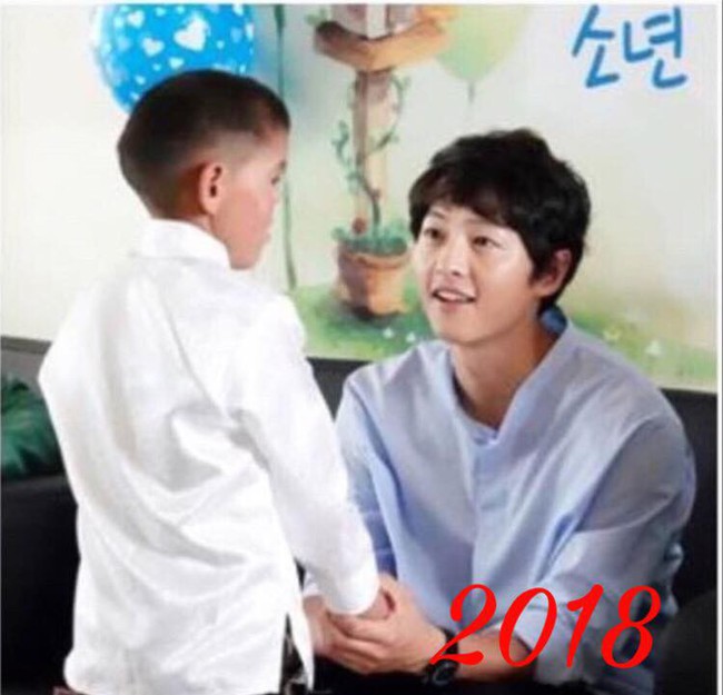 Đây chính là bằng chứng cho việc Song Joong Ki luôn được gọi là diễn viên có nhân cách đẹp nhất nhì Kbiz - Ảnh 3. Đây chính là bằng chứng cho việc Song Joong Ki luôn được gọi là diễn viên có nhân cách đẹp nhất nhì Kbiz - Ảnh 3.