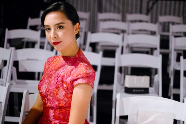 Á hậu Dương Trương Thiên Lý xuất hiện xinh đẹp, rạng ngời đi xem thời trang - Ảnh 4. Á hậu Dương Trương Thiên Lý xuất hiện xinh đẹp, rạng ngời đi xem thời trang - Ảnh 4.
