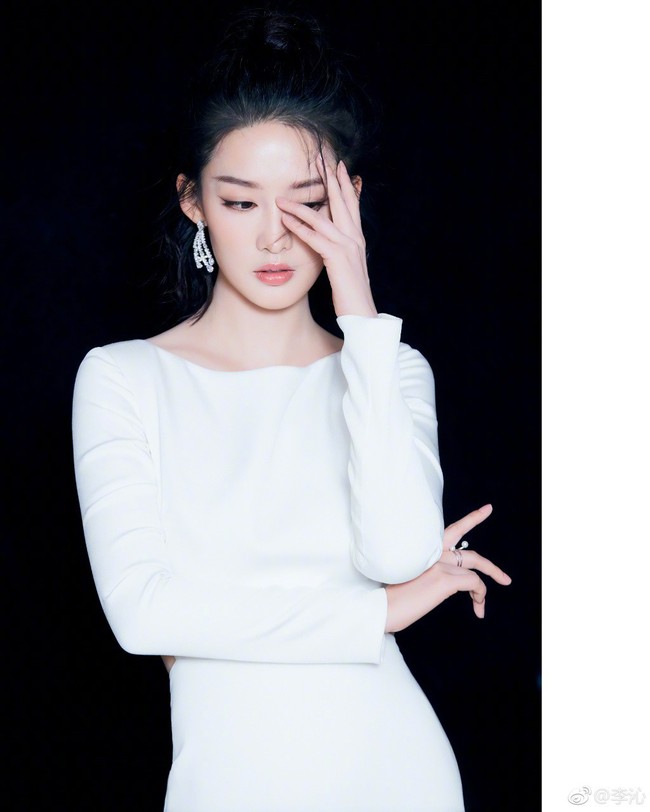 Hàm Hương của “Như Ý Truyện”: Nhan sắc thanh tú từng khiến Dương Dương - Lý Dịch Phong say như điếu đổ? - Ảnh 16. Hàm Hương của “Như Ý Truyện”: Nhan sắc thanh tú từng khiến Dương Dương - Lý Dịch Phong say như điếu đổ? - Ảnh 16.