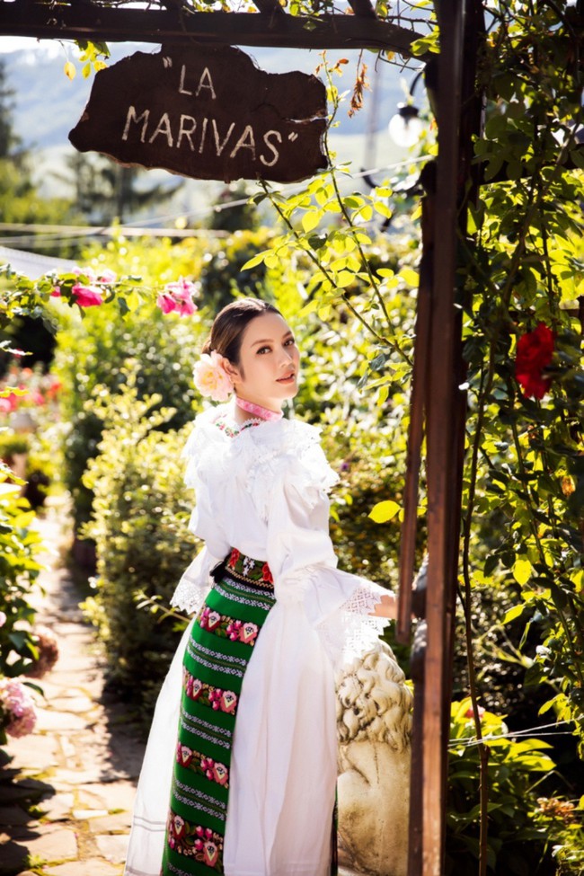 Lý Nhã Kỳ hóa thân thành cô gái Romania trong trang phục truyền thống - Ảnh 6.