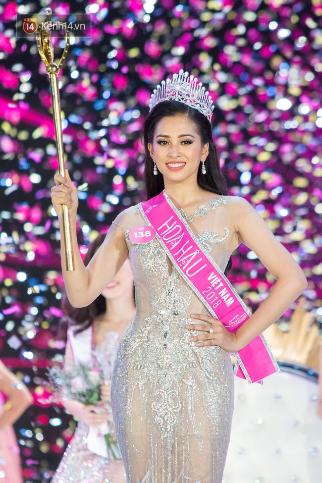 Chỉ vài ngày sau đăng quang, Trần Tiểu Vy chính thức xuất hiện trên trang chủ cuộc thi Miss World - Ảnh 2.