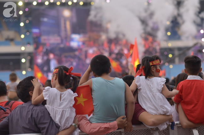 Những khoảnh khắc đầy ý nghĩa trong buổi lễ mừng công của đoàn Thể thao Việt Nam  - Ảnh 12.