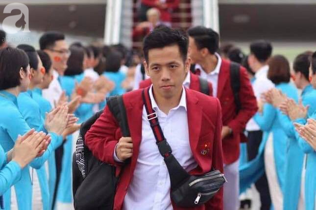 ÄoÃ&nbsp;n thá» thao ÄÃ£ vá» tá»i sÃ¢n bay Ná»i BÃ&nbsp;i trong tiáº¿ng reo vang cá»§a ngÆ°á»i hÃ¢m má» - áº¢nh 3.