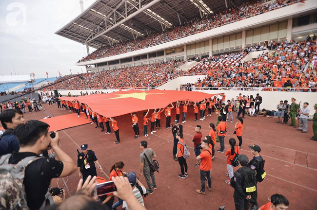Những khoảnh khắc đầy ý nghĩa trong buổi lễ mừng công của đoàn Thể thao Việt Nam  - Ảnh 1.