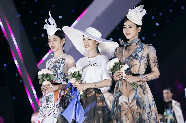 Ngỡ ngàng trước 43 nhan sắc Hoa Hậu Việt Nam 2018 khi diện trang phục tiểu thư đài các - Ảnh 28. Ngỡ ngàng trước 43 nhan sắc Hoa Hậu Việt Nam 2018 khi diện trang phục tiểu thư đài các - Ảnh 28.