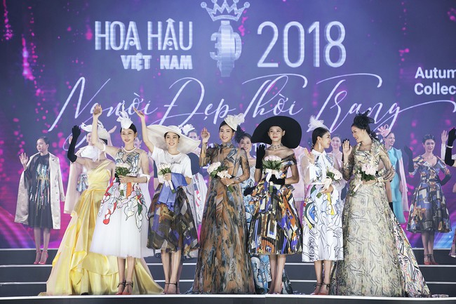 Ngỡ ngàng trước 43 nhan sắc Hoa Hậu Việt Nam 2018 khi diện trang phục tiểu thư đài các - Ảnh 29. Ngỡ ngàng trước 43 nhan sắc Hoa Hậu Việt Nam 2018 khi diện trang phục tiểu thư đài các - Ảnh 29.