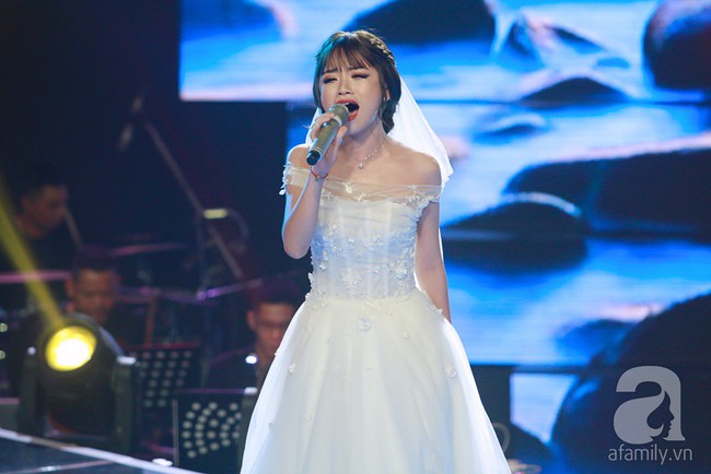 Cô gái triệu view Ngọc Ánh của đội Noo Phước Thịnh xuất sắc lội ngược dòng, trở thành Quán quân The Voice 2018 - Ảnh 10.