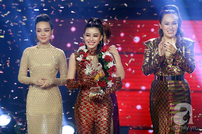 Cô gái triệu view Ngọc Ánh của đội Noo Phước Thịnh xuất sắc lội ngược dòng, trở thành Quán quân The Voice 2018 - Ảnh 1.