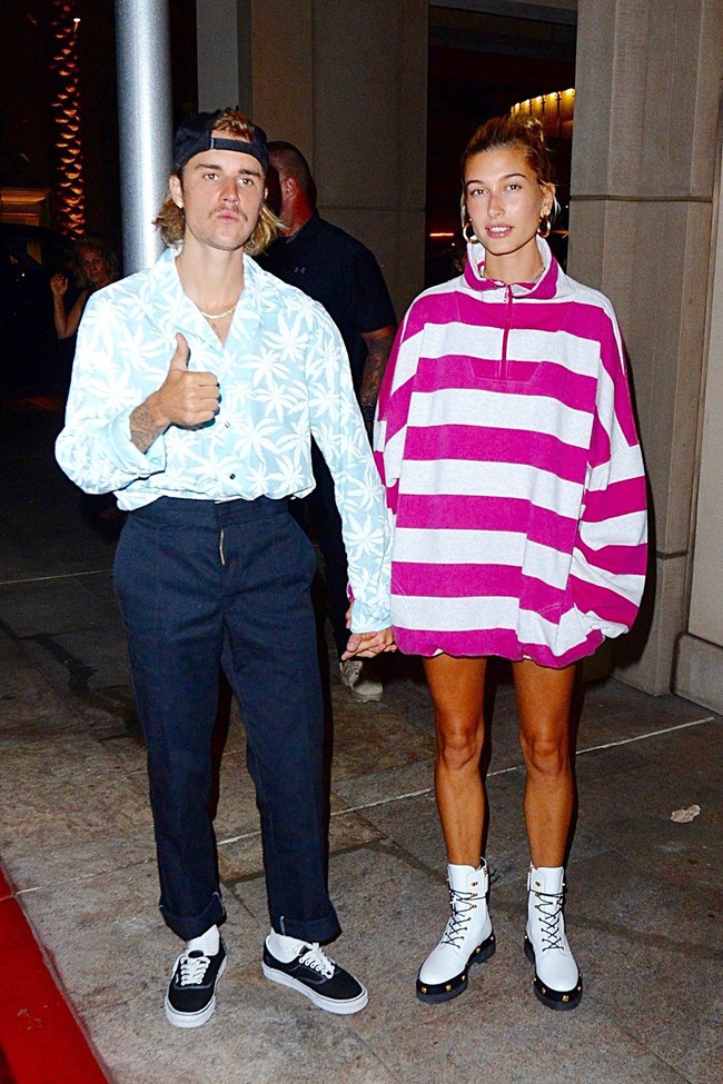 Bị chỉ trích vì đính hôn với Justin Bieber, Hailey Baldwin chẳng nao núng mà đáp lại cực cứng - Ảnh 1. Bị chỉ trích vì đính hôn với Justin Bieber, Hailey Baldwin chẳng nao núng mà đáp lại cực cứng - Ảnh 1.