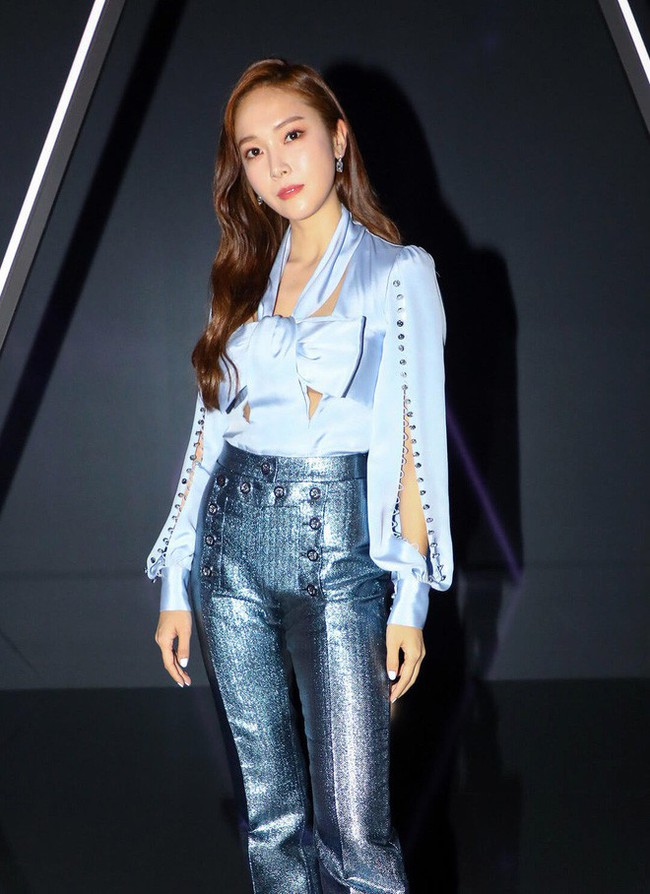 2018 chắc là năm Jessica Jung rơi vào hố đen thời trang khi cứ thường xuyên lọt top mặc xấu trong mắt các netizen - Ảnh 5.