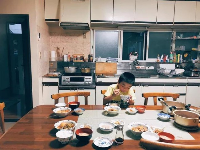 Cuộc sống yên bình bên ngôi nhà gỗ của gia đình 4 người ở vùng nông thôn Nhật Bản - Ảnh 13.
