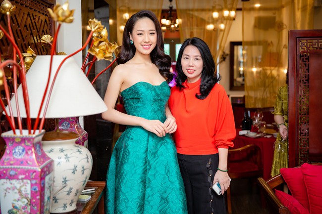 Giảm 23kg, Top 15 Hoa hậu Việt Nam Phạm Ngọc Hà My lần đầu khoe mẹ trẻ như chị gái - Ảnh 4.