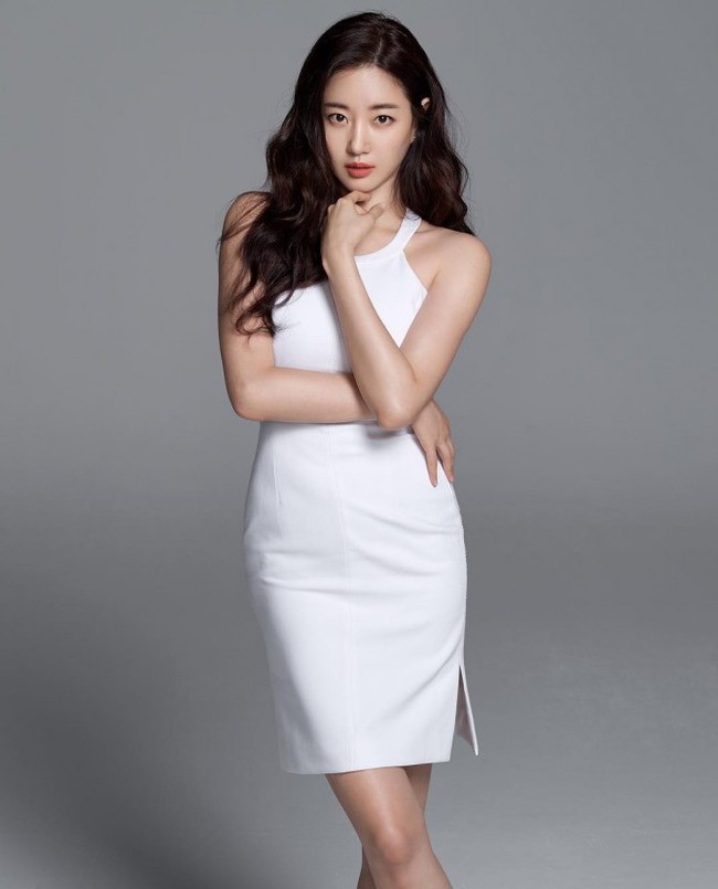 Hoa hậu Hàn U40 gây choáng vì mặt xinh body nuột đến từng milimet, netizen còn tưởng là idol 20 tuổi - Ảnh 1.