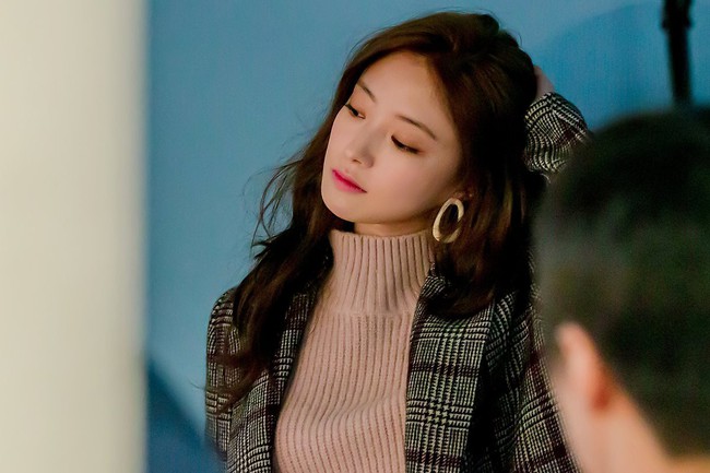 Sao nhí Nàng Dae Jang Geum một thời tung ảnh hậu trường đẹp mê hồn, đáng chú ý là chiếc mũi sắc lẹm của cô - Ảnh 5.
