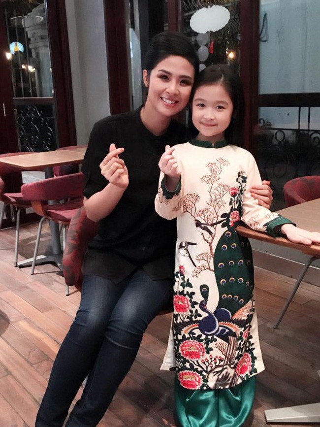 Cuộc sống sang chảnh của cô bé 10 tuổi gây sốt đêm chung kết Hoa hậu Việt Nam - Ảnh 7.
