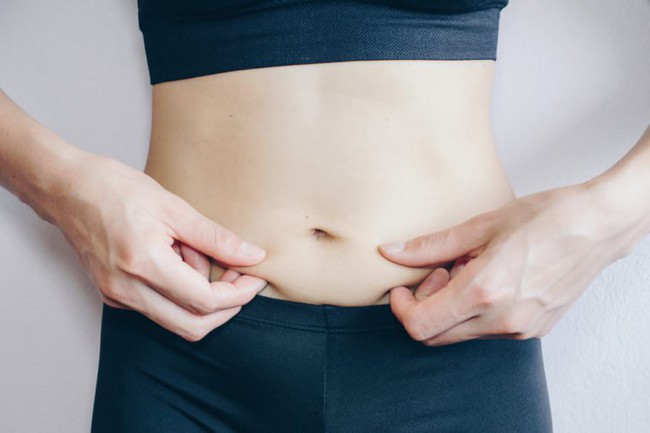 6 lý do khiến vòng bụng của bạn to rất to, dù ăn ít hay chăm tập thể dục cũng không giúp giảm đi nhiều - Ảnh 1.