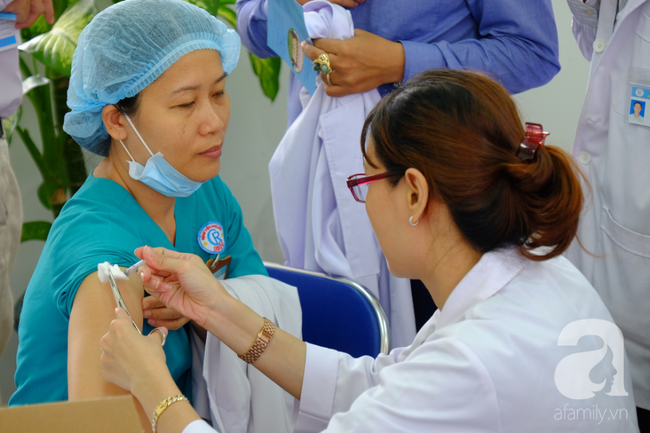 Việt Nam sản xuất thành công vắc-xin ngừa cúm A/H1N1 và cúm đại dịch H5N1 - Ảnh 1.
