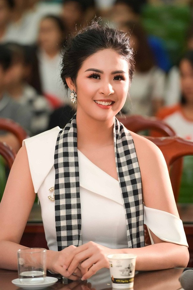 Hoa hậu Việt Nam ngày mới đăng quang: Người bị ném đá về nhan sắc, kẻ được cả truyền thông quốc tế tán dương - Ảnh 12.
