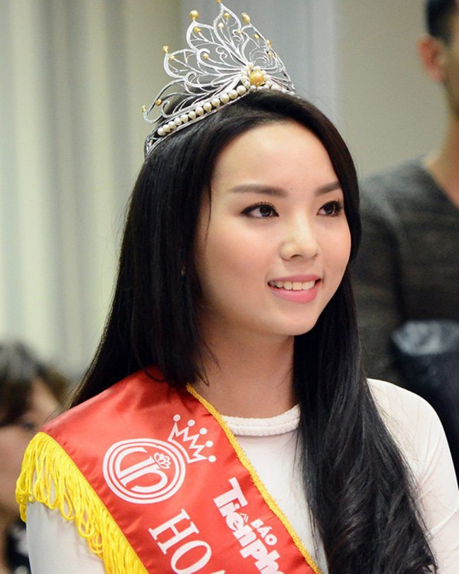 Hoa hậu Việt Nam ngày mới đăng quang: Người bị ném đá về nhan sắc, kẻ được cả truyền thông quốc tế tán dương - Ảnh 23.