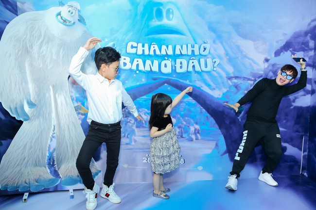Vợ chồng Khải Anh - Đan Lê đưa 2 con đi xem phim dịp Trung thu - Ảnh 5. Vợ chồng Khải Anh - Đan Lê đưa 2 con đi xem phim dịp Trung thu - Ảnh 5.