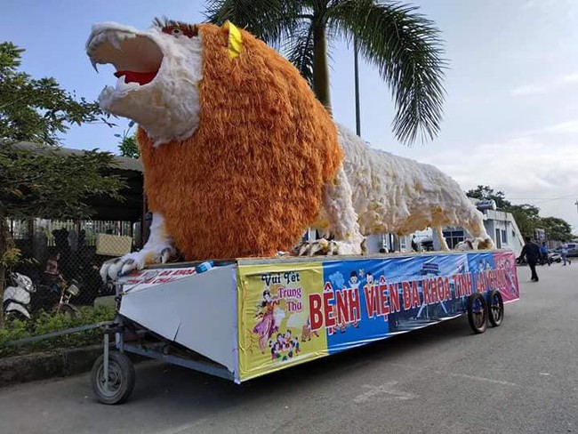 Những linh vật Trung thu phiên bản lỗi khiến nhiều người cười bò - Ảnh 9.