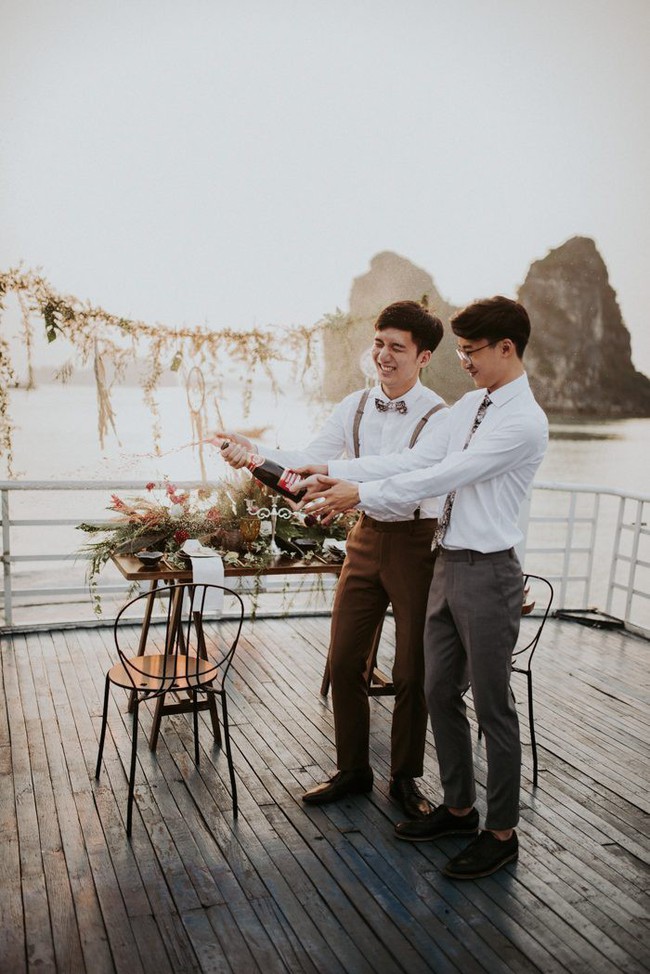 Tạp chí danh tiếng quốc tế vinh danh bộ ảnh cưới của hai chàng trai người Việt - Ảnh 9.