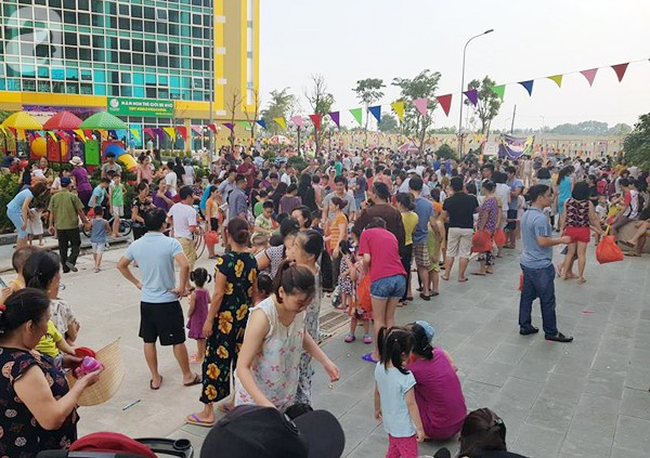 Hà Nội: Cư dân chung cư thức thâu đêm dựng trại cho trẻ vui Trung thu - Ảnh 12.